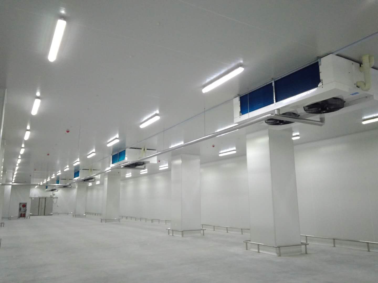 建設8500㎡陰涼物流低溫倉庫安裝配置方案費用是多少？